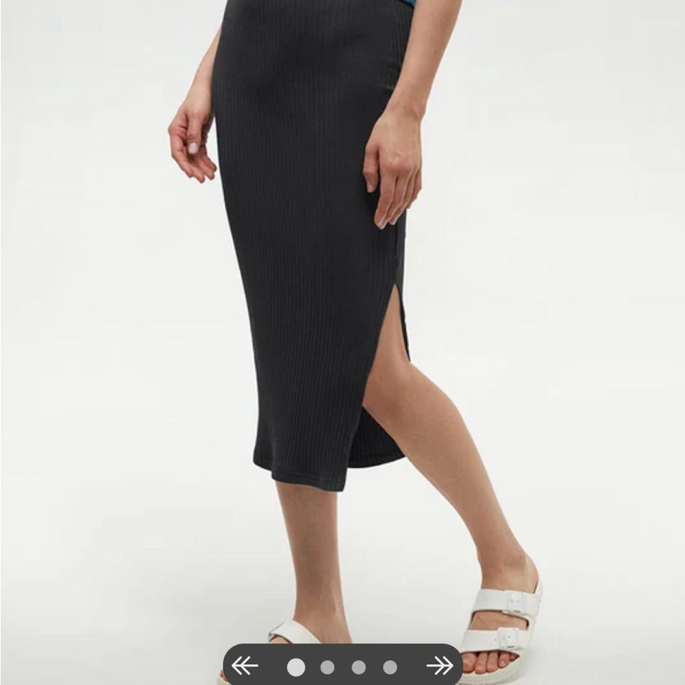 Tentree Black Midi Skirt in x-small